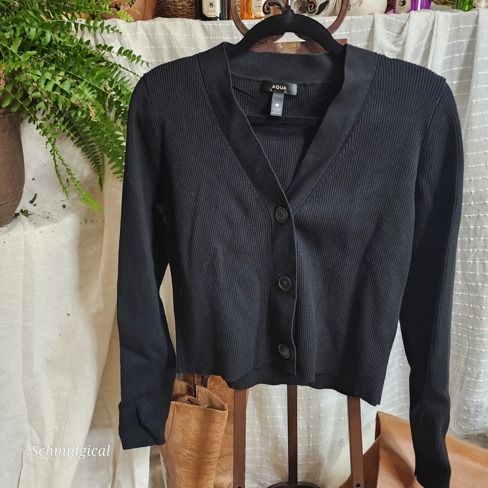 AQUA Womens Black Ribbed V-Neck Cardigan Sweater Size L Cropped Long Sleeve